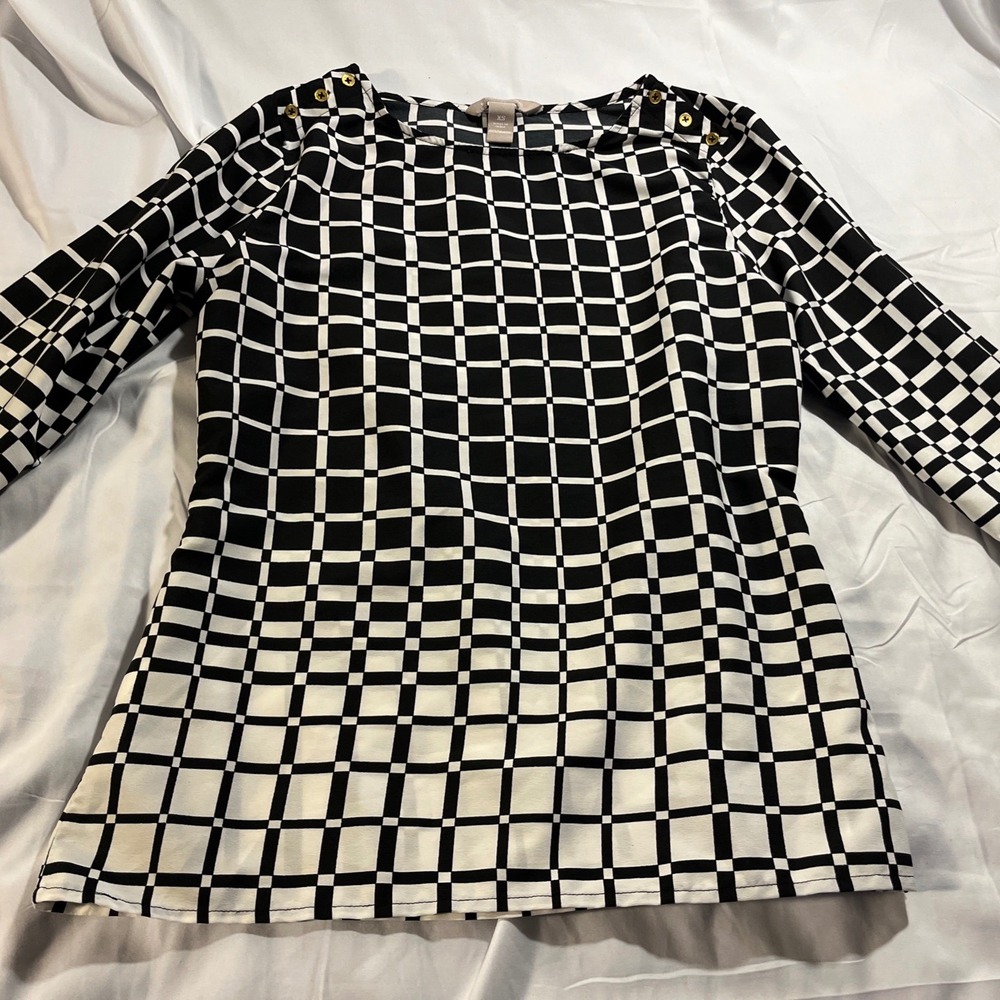 Banana Republic Blouse XS Black‎ White Geometric Print Long Sleeve Gold Button